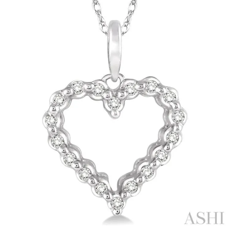 1/10 Ctw Round Cut Diamond Heart Pendant in 10K White Gold with Chain