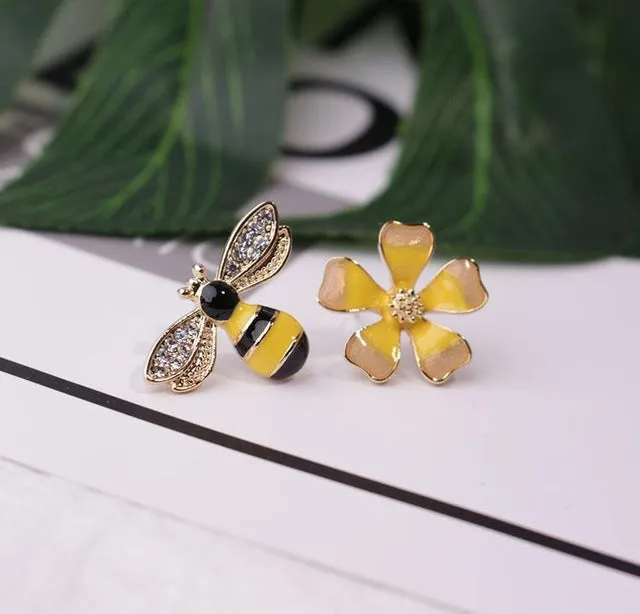 2018 creative new flower bee asymmetric earrings zircon earrings