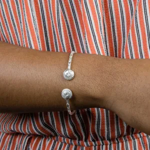 Light Large Clam Bangle with Diamante Pattern