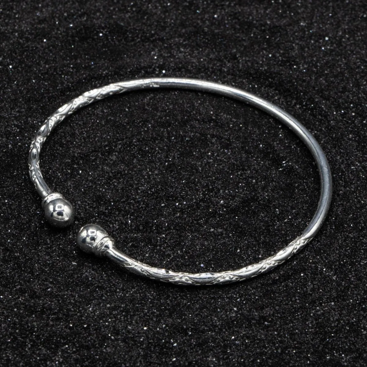 Light Solid Ball Bangle with Diamante Pattern