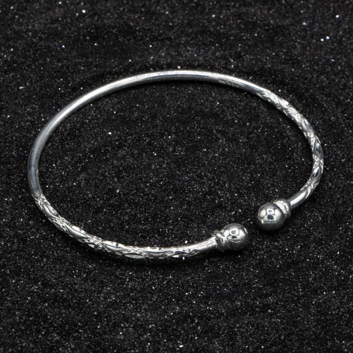 Light Solid Ball Bangle with Diamante Pattern