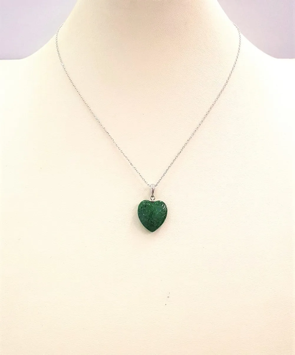 Mositsit Jade Heart Single Stone Pendant