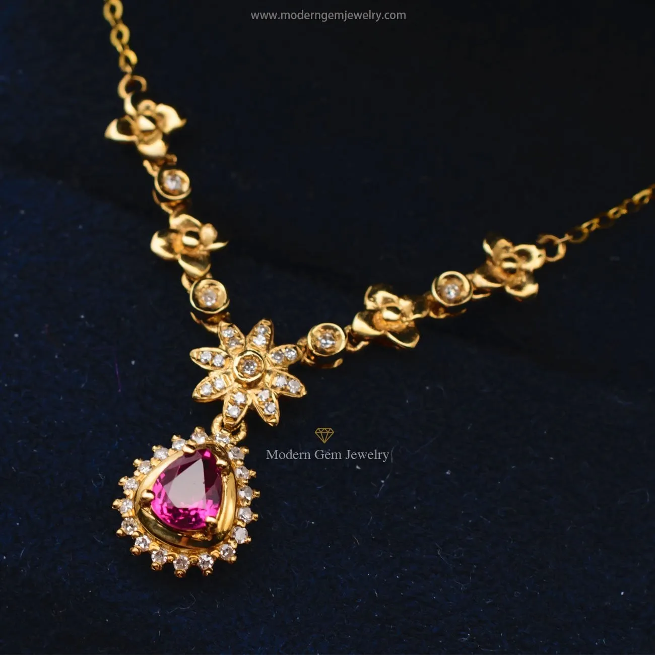 Red Ruby Necklace & Diamonds In 18K Yellow Gold