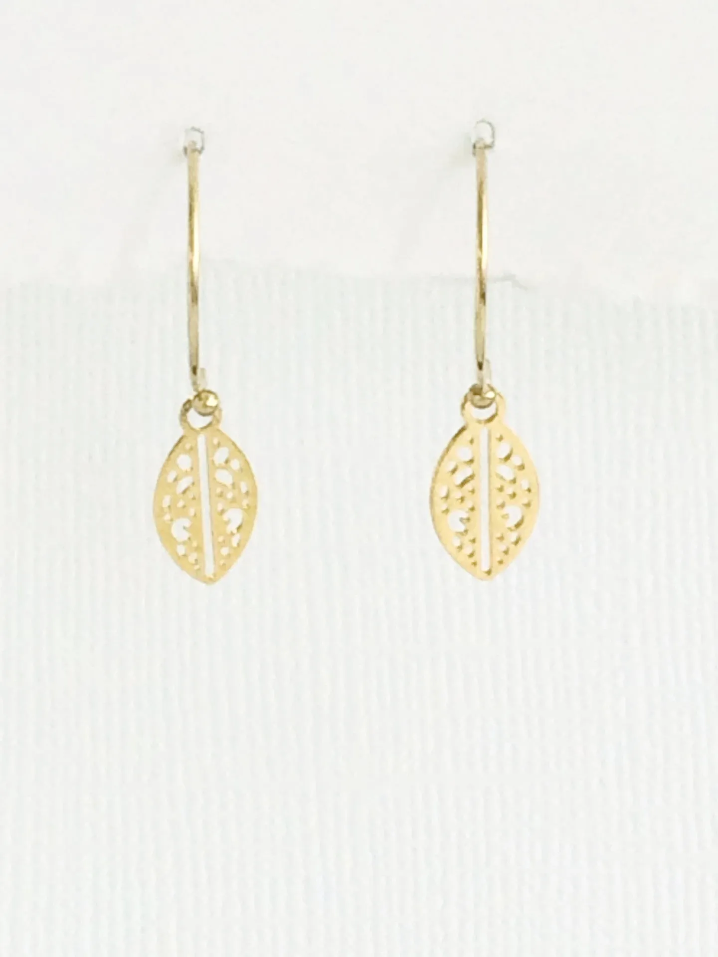 Tiny Leaf Earrings silver